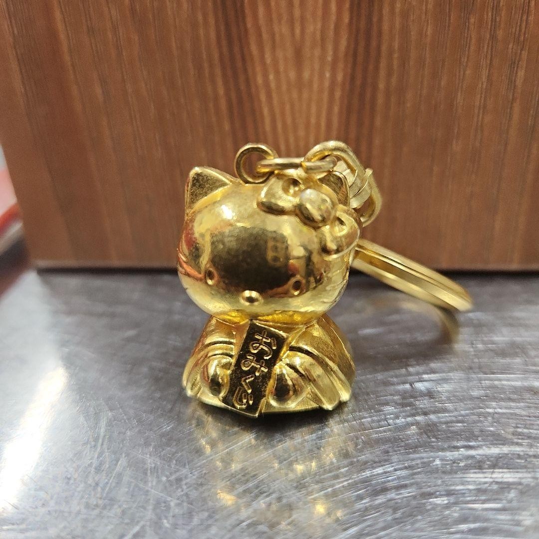 Sanrio Hello Kitty Gold Pika Fortune Truck Keychain Pre-Owned