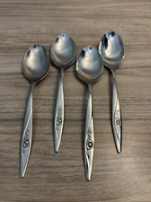 4PC ONEIDA CRAFT LASTING ROSE DELUXE STAINLESS OVAL SOUP SPOON FLATWARE LOT