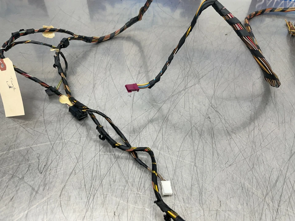 BMW 750LI F01 F02 2010 - tapa maletero - arnés de cables Foto 3 de 4