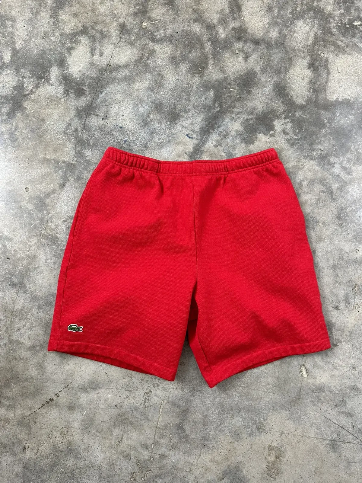 Short Supreme x Lacoste Pique rouge taille Boîte moyenne alligator