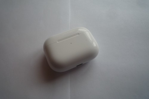 Oryginalne bezprzewodowe słuchawki ładujące Apple AirPods Pro - białe - Zdjęcie 7 z 9