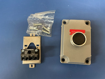 *FREE SHIPPING* XCS-0B3 Killark Cover With Device, Pushbutton