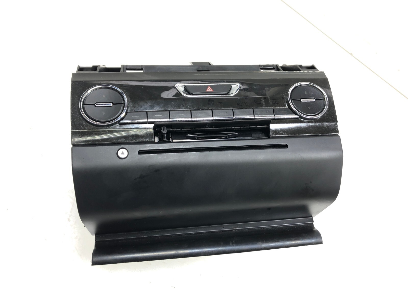 2014-2016 MASERATI GHIBLI RADIO STEREO CD PLAYER OEM.