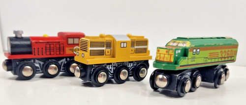 3 TOYS R US WOODEN TRAIN ENGINE LOT WORKS WITH THOMAS & FRIENDS BRIO ECT
