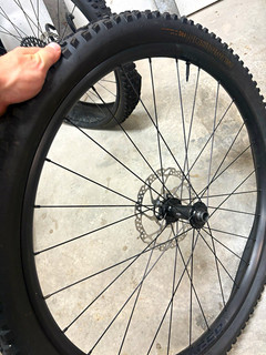 Bontrager line 30 29 in Front MTB Alloy Disc Tubeless Ready Wheel Black w/ tire