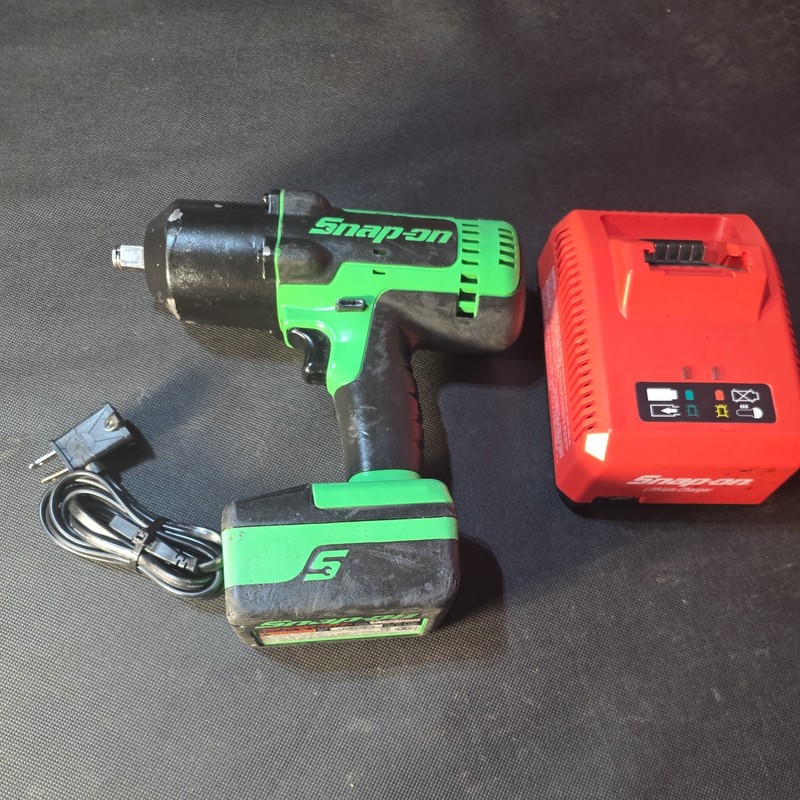 Snap-On  CT8850G 18V  1/2 Impact Wrench Green w/ Battery and charger 