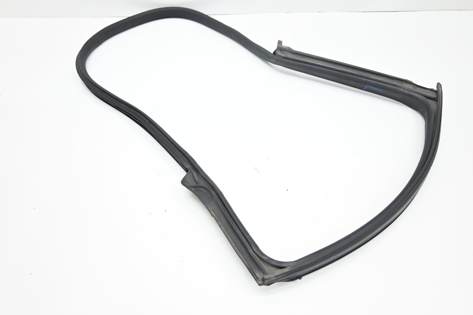⭐ 14-20 Maserati Ghibli Quattr Front Left Weatherstrip Rubber Gasket Seal Oem