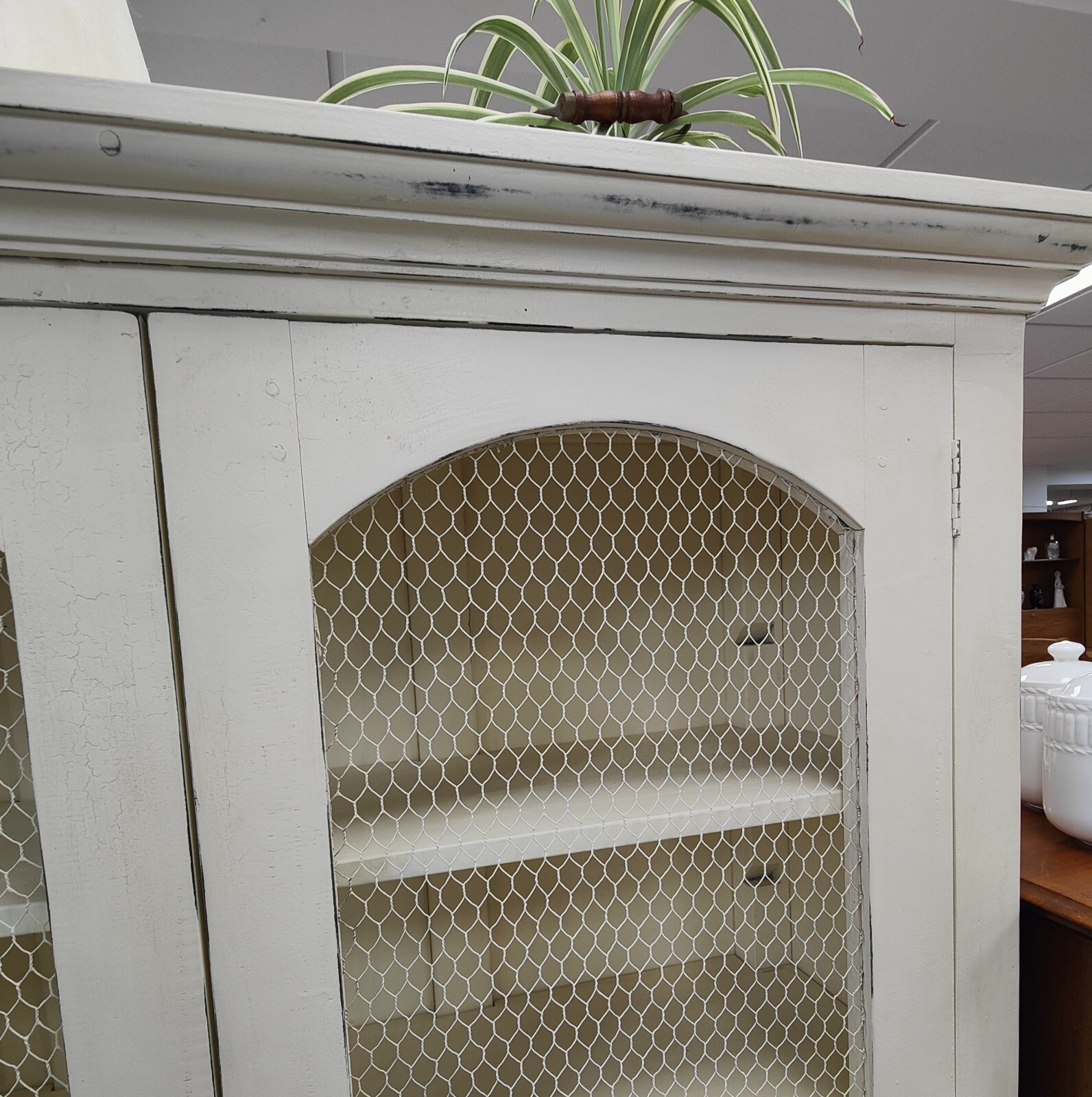 Beautiful Laura Ashley freestanding cupboard/wardrobe, Bramley Range