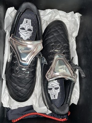 Nike Tiempos サッカーシューズ ブラック/ゴールド r400