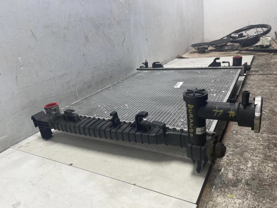 Dodge Durango 2014 radiador de refrigeración del motor OEM+ Foto 3 de 4