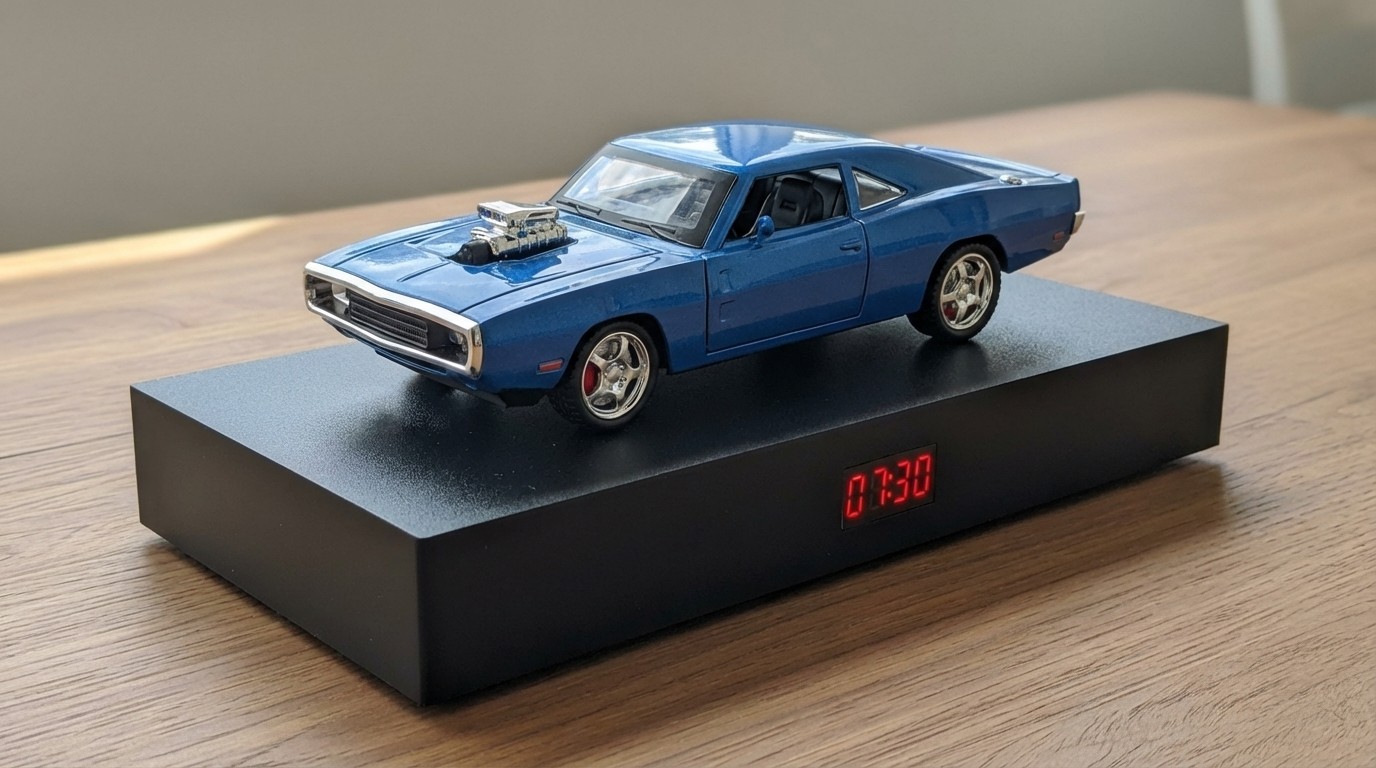 &ndash; Classic Muscle Car Desk Clock