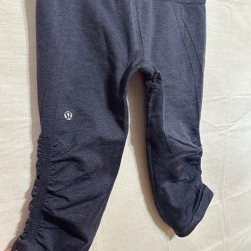 Lululemon Athletica In The Flow Crop Blue Navy Ruched Activewear Leggings Size 6 - Picture 4 of 7