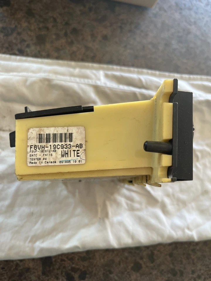 OEM 96-97 TOWN CAR EATC AUTOMATIC DIGITAL CLIMATE HEATER CONTROL F7VH-19C933-AA - Image 4 of 4