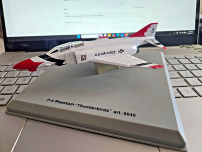 Metal Armour Collection 1:100 F-4 Phantom Thunderbirds  art 5040