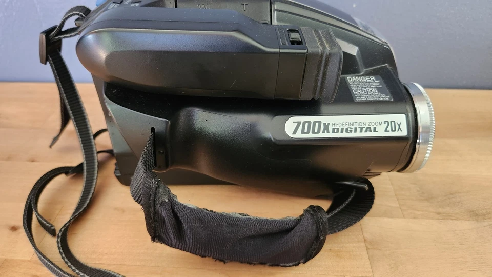 Panasonic PV-L352D Palmcorder VHS-C w/ OEM Playpak, Charger, Cables, NO BATTERY - Image 4 of 4