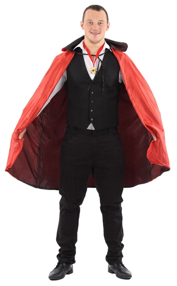 Capa reversible clasificada de Halloween Drácula con medallón vampiro Foto 2 de 3