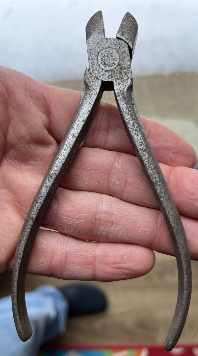 Estate Sale 16 Antique/Vintage Pliers Mixed Tool Lot Vintage Pliers