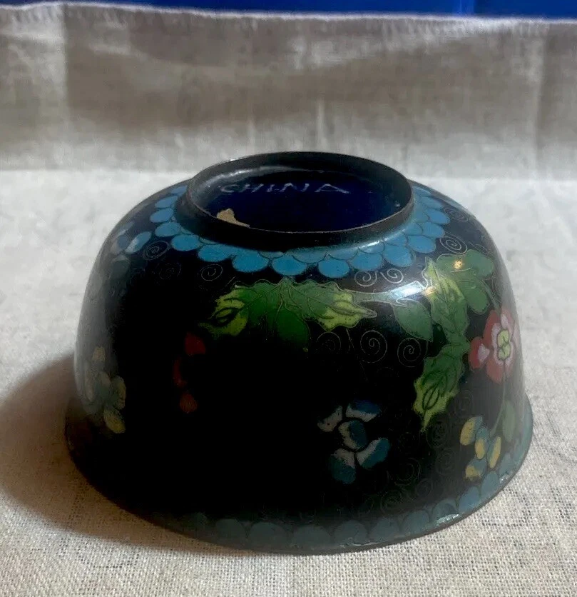 Chinese Brass Cloisonné Enamel Bowl Black & Green 4” X 2” Vintage - Image 2 of 4