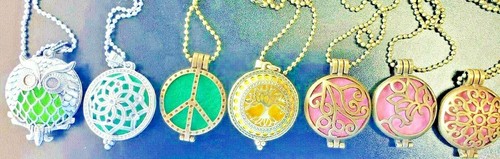 Essential Oil Perfume Diffuser Pendant Necklace Aromatherapy Flower style - Picture 2 of 7