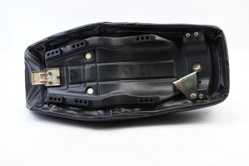Seat Saddle For Suzuki GN125 GN250 Black - Picture 2 of 3