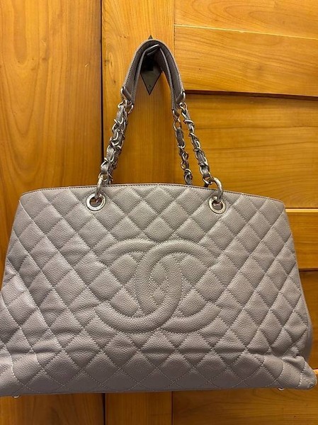 Chanel GST Grau Leder