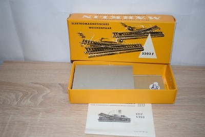 Märklin H0 LEERKARTON ''orange'' 5202 elektrisches Weichenpaar M-Gleis (TaKa3)