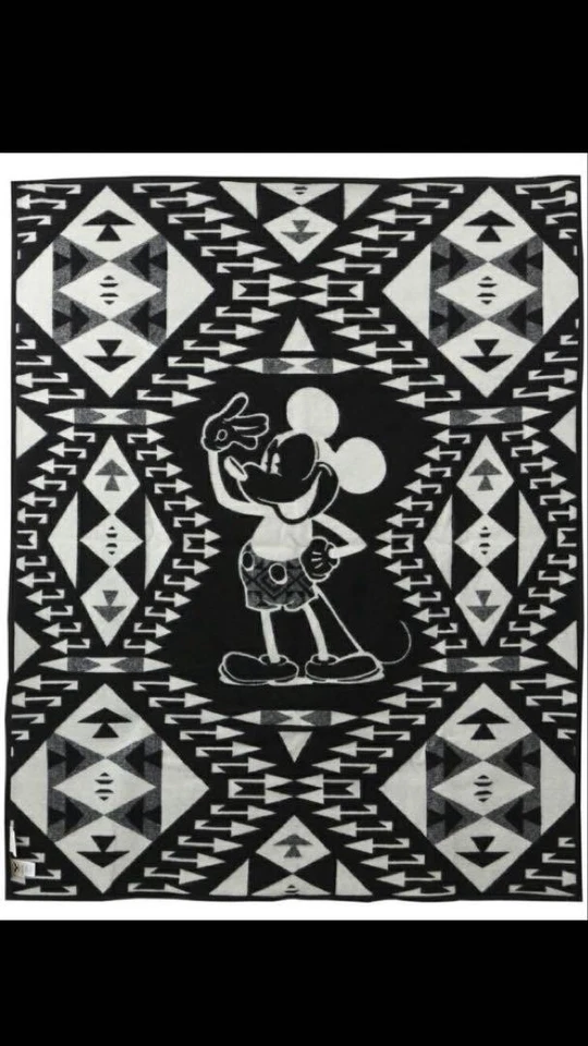 Pendleton Mickey Mouse Limited Collaboration Blanket Reversible Black White 1577 - Image 2 of 4