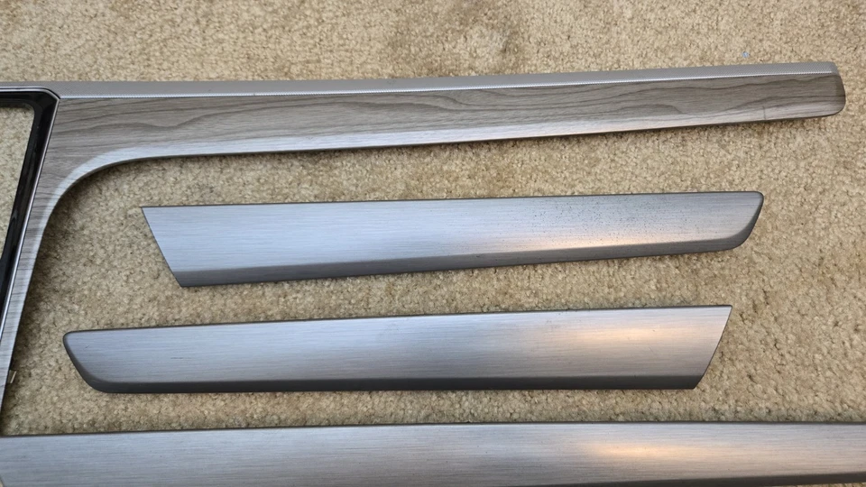 Volkswagen Passat 2016 interior bisel radio y las 4 puertas Foto 4 de 4