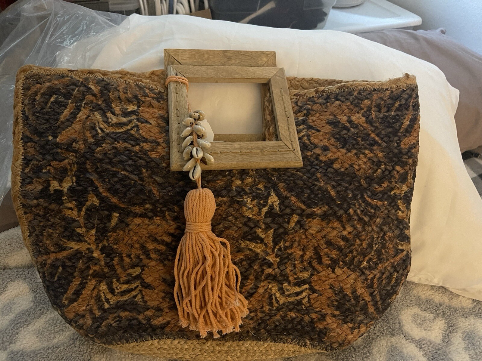 Stylish Women's Handbag for Everyday Use-image