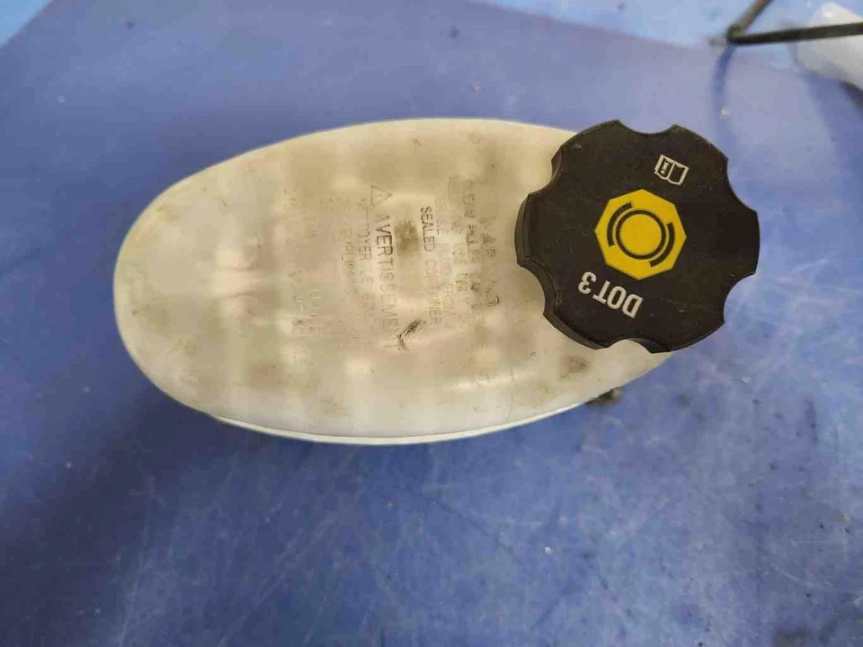 Cilindro maestro GMC SIERRA 3500 03 04 05 06 07 OEM Foto 2 de 4