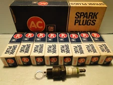 8 AC CR43S Commercial Spark Plugs IHC 1010 1510 MS FTV549 1972 1973 Diamond Reo