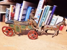NICE 1920's TIN LITHOGRAPH TOY  HORSE DRAWN OPEN COACH W/ DRIVER  PENNY TOY