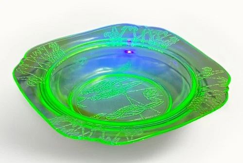 Federal Sylvan Parrot Uranium Green Depression Glass 7” Soup Bowl