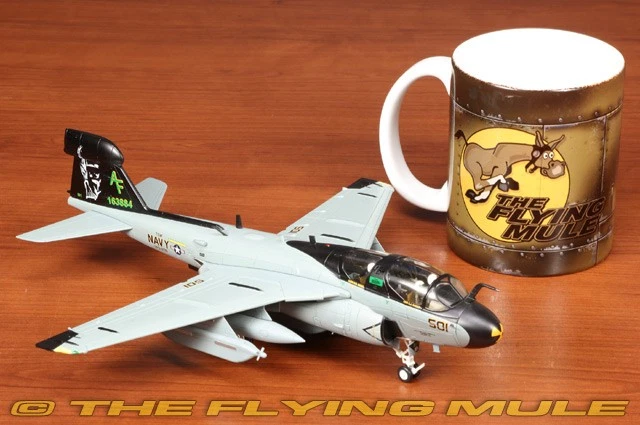 Hobby Master 1:72 EA-6B Prowler USN VAQ-209 Star Warriors Vader Foto 4 de 4