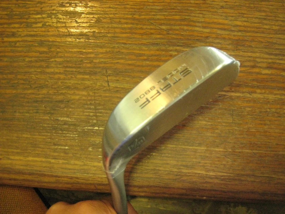 BRAND NEW Wilson Staff Model 8802 Blade putter 35 inch RH - Image 3 of 4