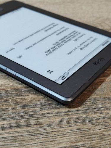 Amazon D01100 Kindle 4th Generation 2GB Wi-Fi 6" eBook Reader - Picture 7 of 12