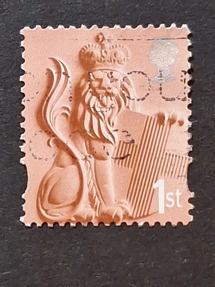 England: selection of Pictorial definitives, fine used - Image 3 of 4