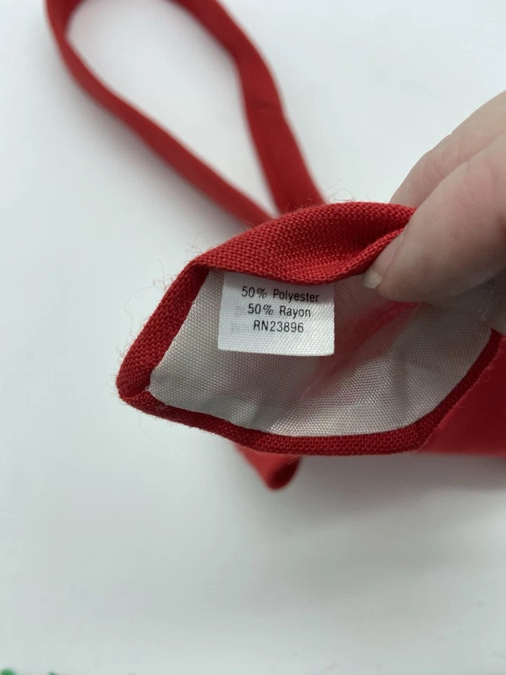 Cavalier Men's Tie Red Narrow Poly/Rayon Blend Vintage 54" EUC - Image 3 of 4