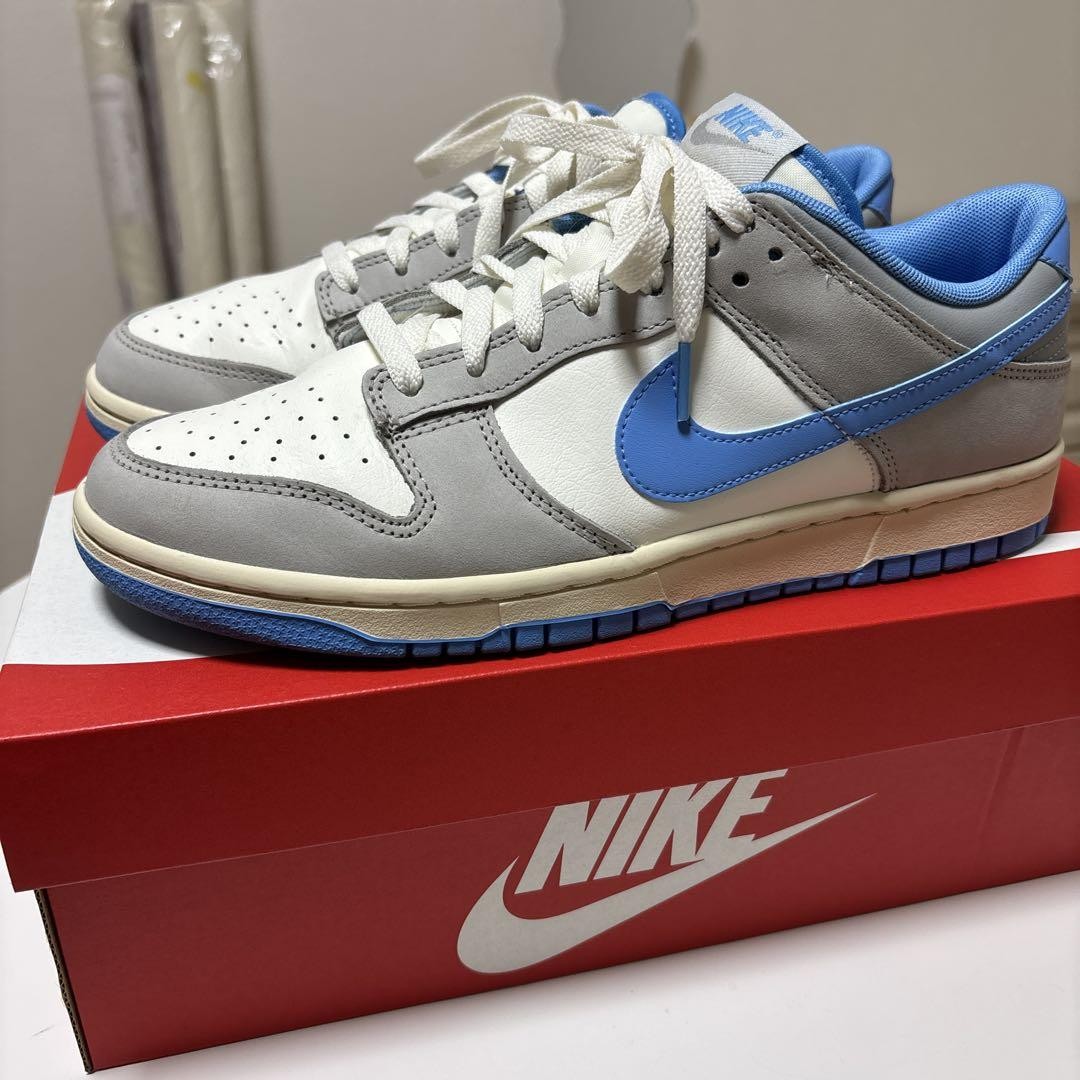 Nike Dunk Low Men 9.5US White University Blue Pre-Owned with Original Box
