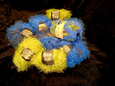250g Pep Tiger Farbe 513 und 150g Pep light grün Farbe 603 von Lana Grossa 50g B