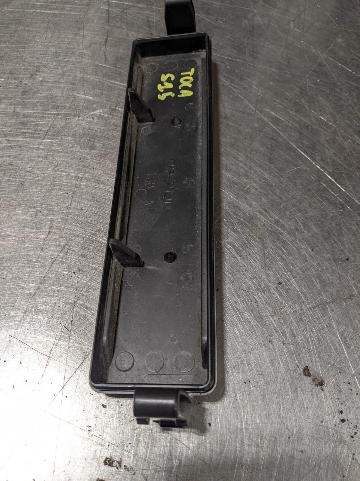 TOYOTA CAMRY OEM CABIN AIR FILTER COVER PLATE ACCESS DOOR PANEL 88899