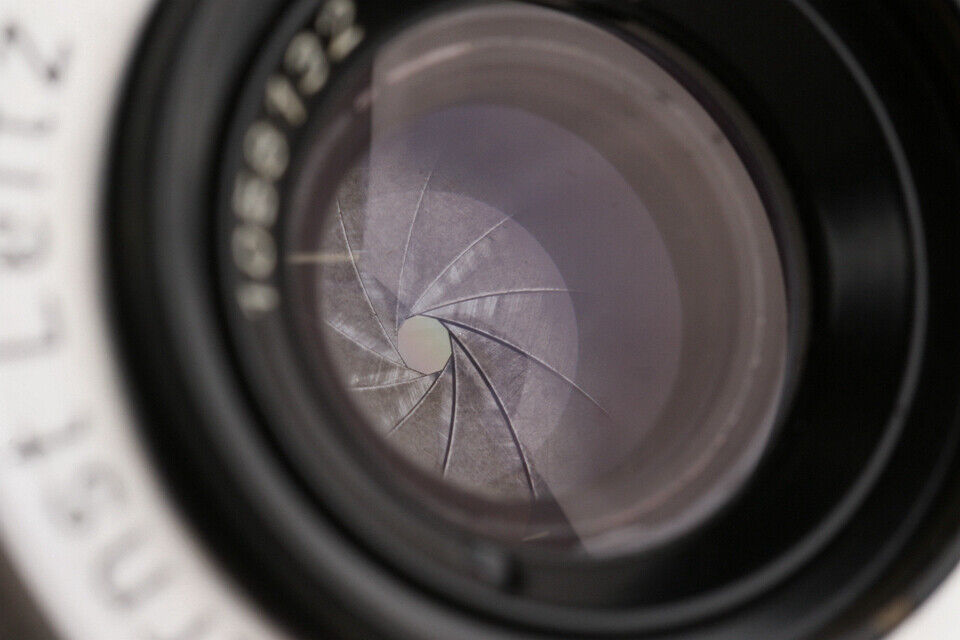Leica Leitz Summaron 35mm F/3.5 Lens for Leica L39 #54323 T Leica Leitz Summaron 35mm F/3.5 Lens for Leica L39 #54323 T