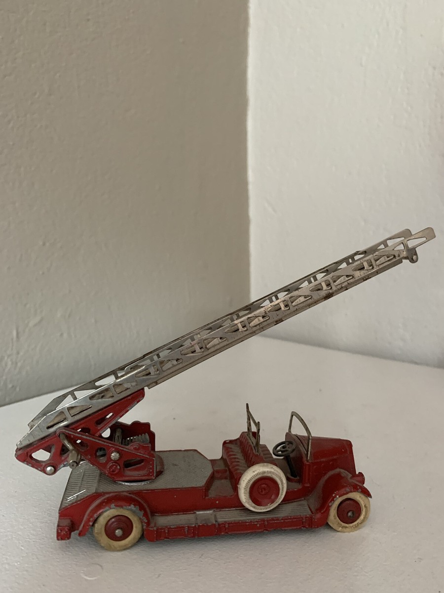 Ancien Camion De Pompiers Delahaye 32D Par Dinky Toys - Jouet Vintage - Occasion