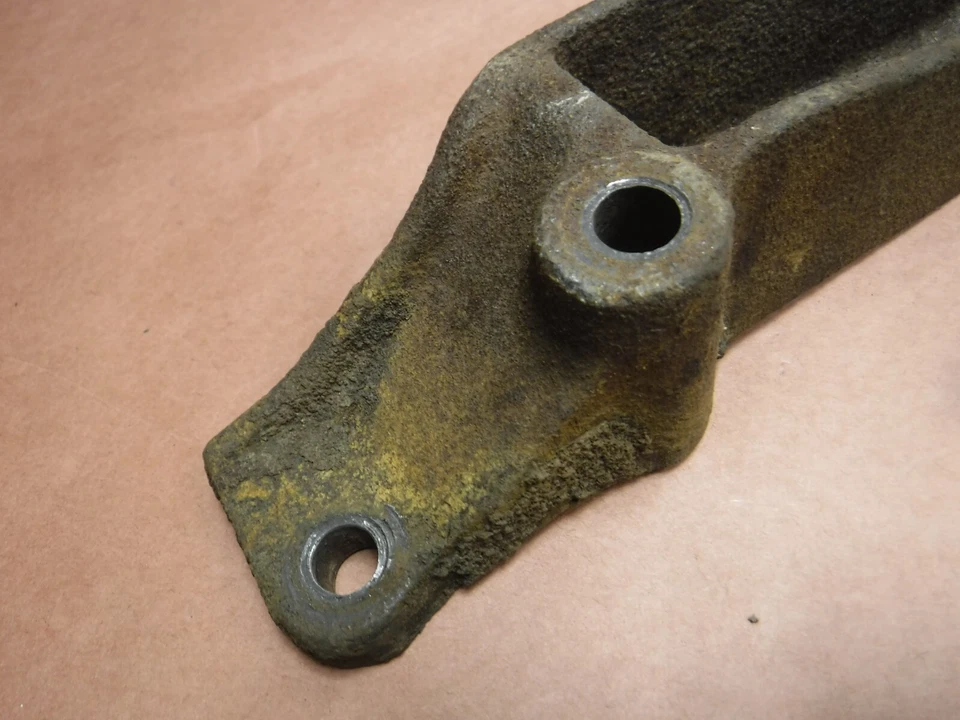 Soportes de amortiguador delanteros de control delantero para Jeep FC170 OEM de fábrica Foto 4 de 4