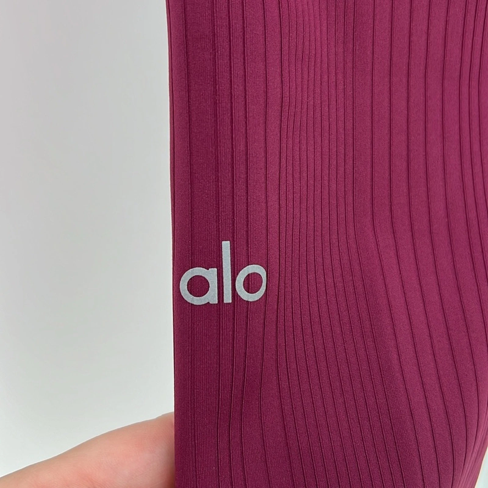 alo-yoga ribbed leggings