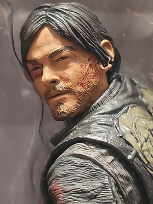 McFarlane The Walking Dead Daryl Dixon Survivor Edition Bloody 10'' Action Fig