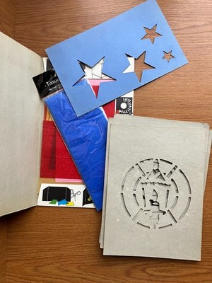 Konvolut Restposten Klarsichtpapier + Taschentücher + 11 Weihnachtsschablonen aus Karton
