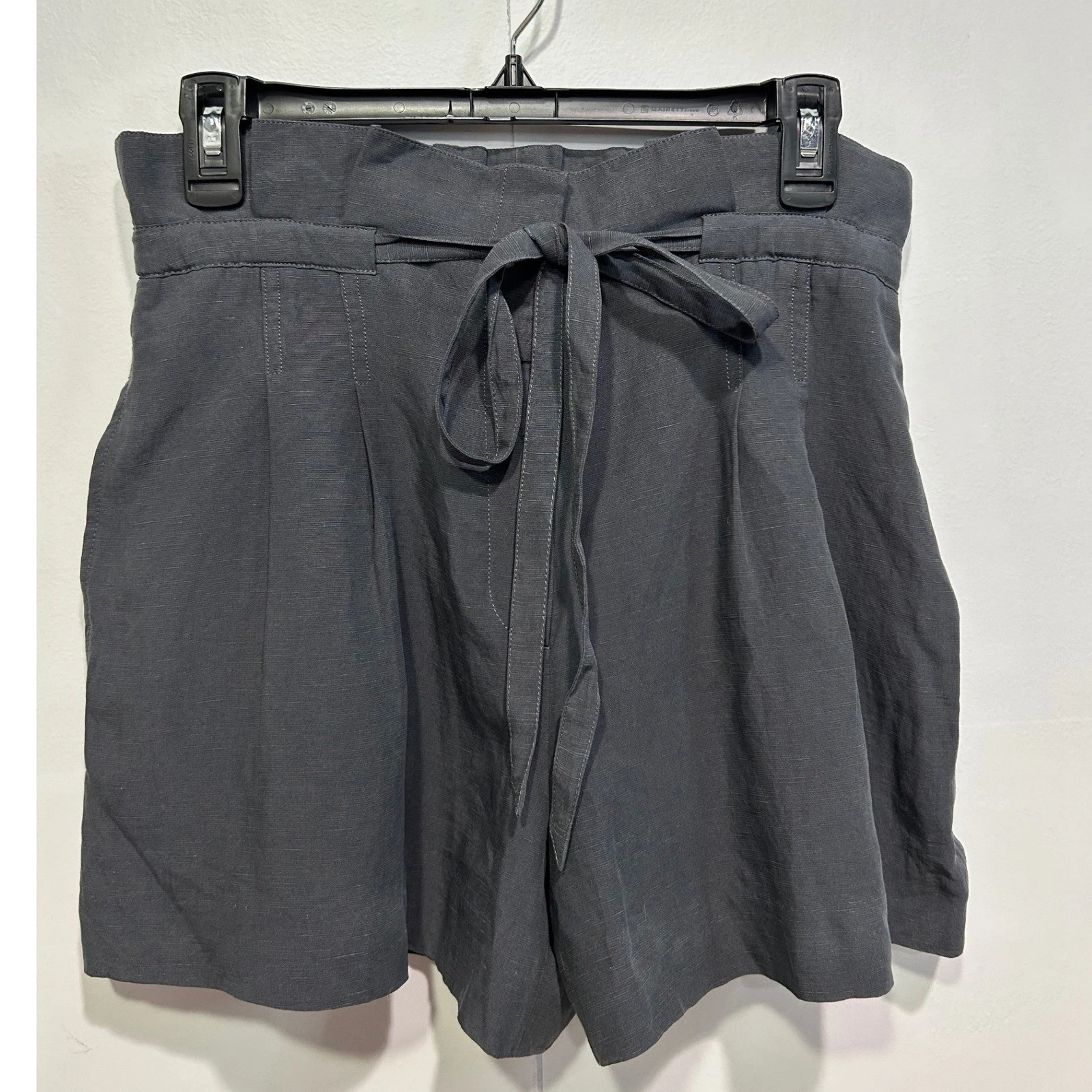CLUB MONACO Womens Size 2 Paperbag Waist Linen Shorts Black Tie Belted Summer
