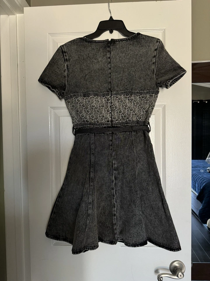 Vestido Miss Sixty línea A talla pequeña. Foto 2 de 4