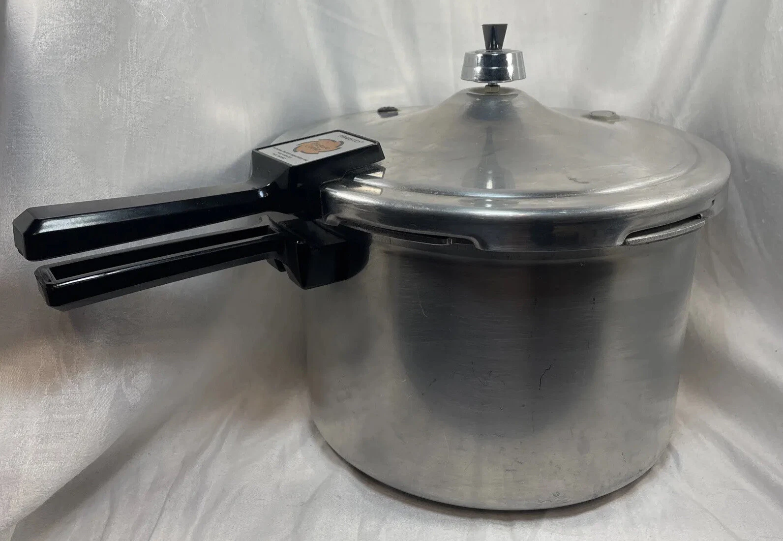 Presto Pressure Cooker 6 Qt Stainless Steel #409A w/Trivet & Regulator